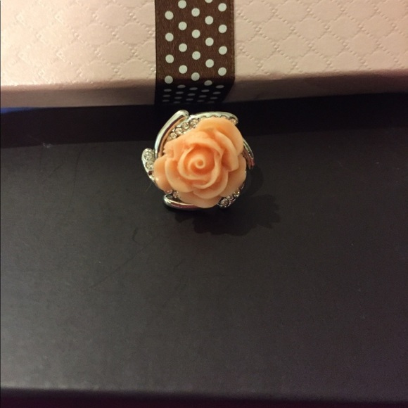 Jewelry - 🆑FINAL PRICE‼️Flower Ring